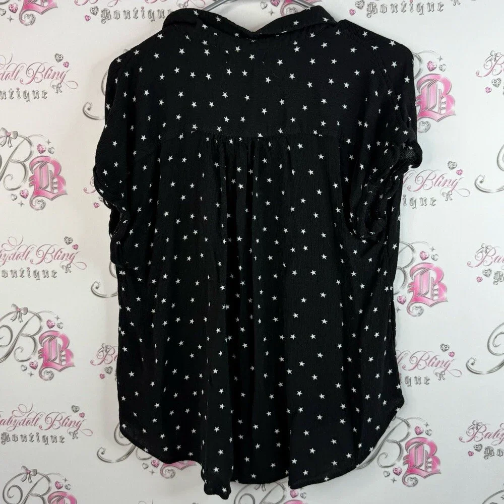 Wild skye T-shirt, stars, black white Black Star Pattern Button Down Shirt - Picture 2 of 14